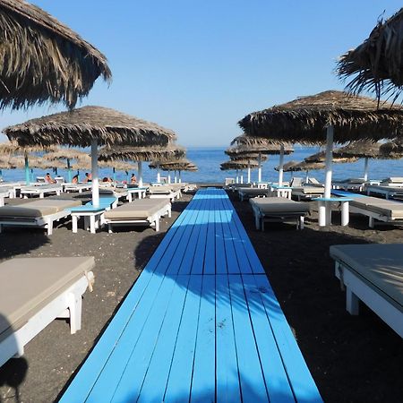 Happy Fish Rooms- Beachfront Perissa (Santorini) Exterior photo
