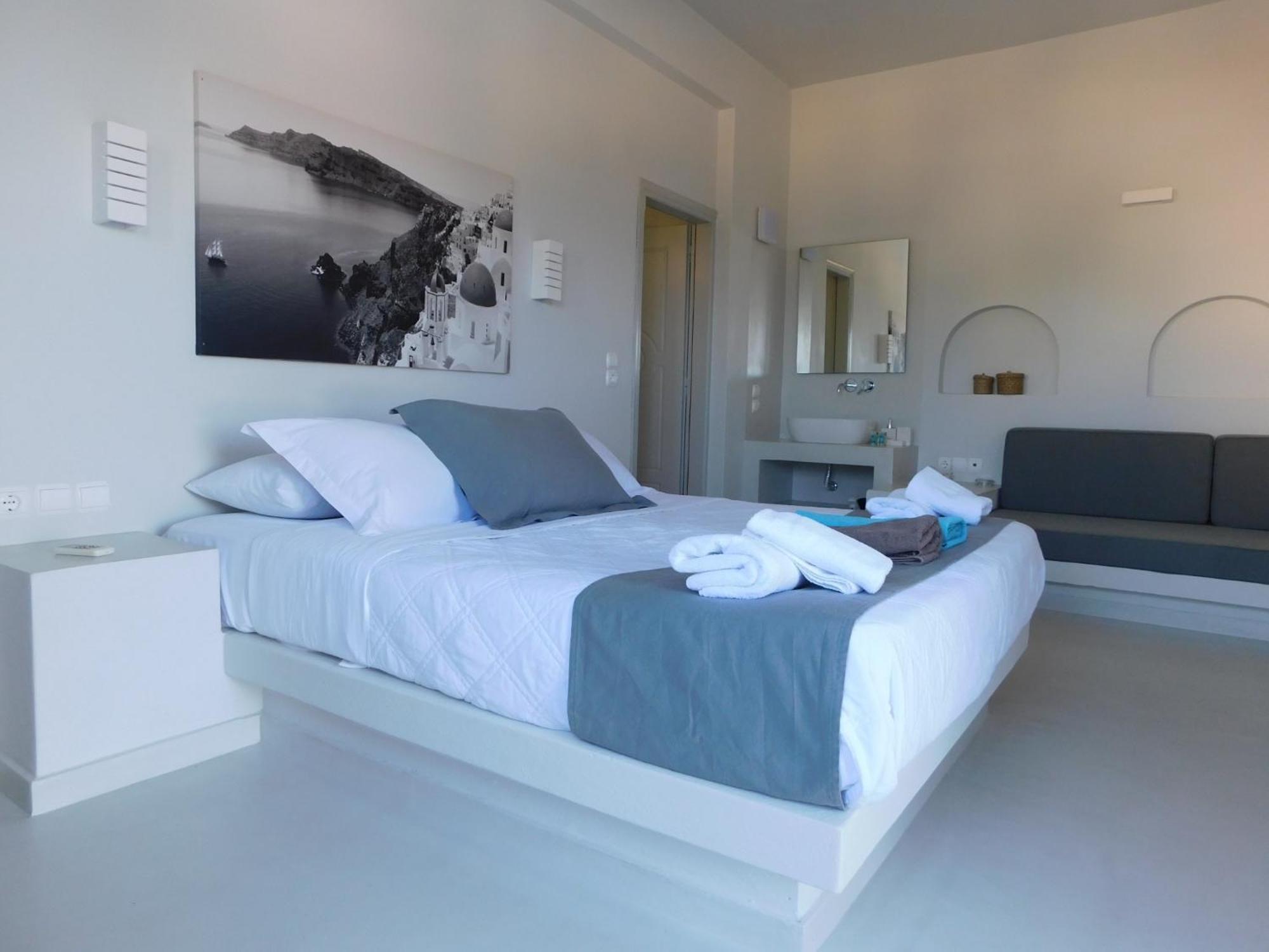 Happy Fish Rooms- Beachfront Perissa (Santorini) Exterior photo