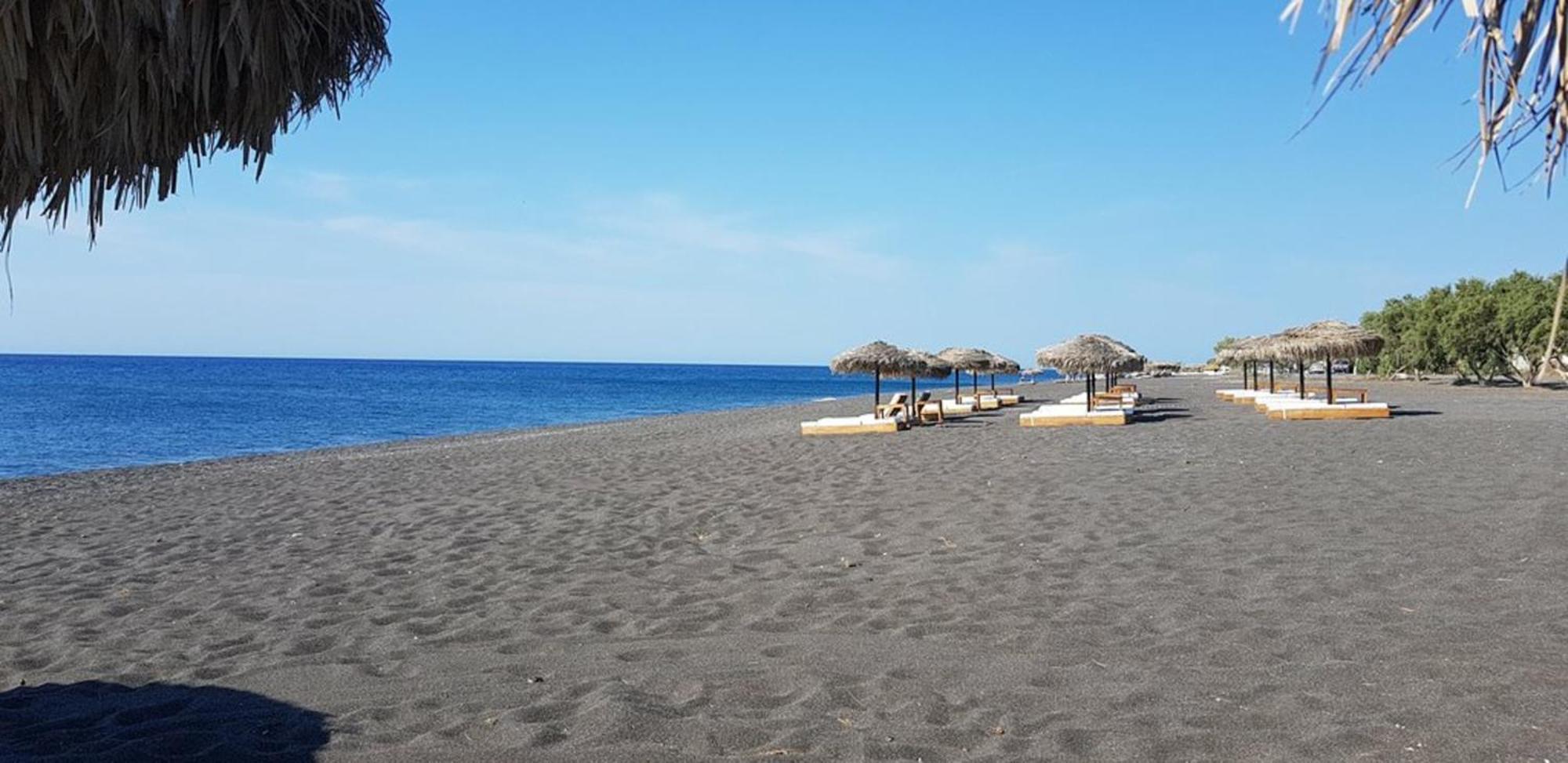 Happy Fish Rooms- Beachfront Perissa (Santorini) Exterior photo