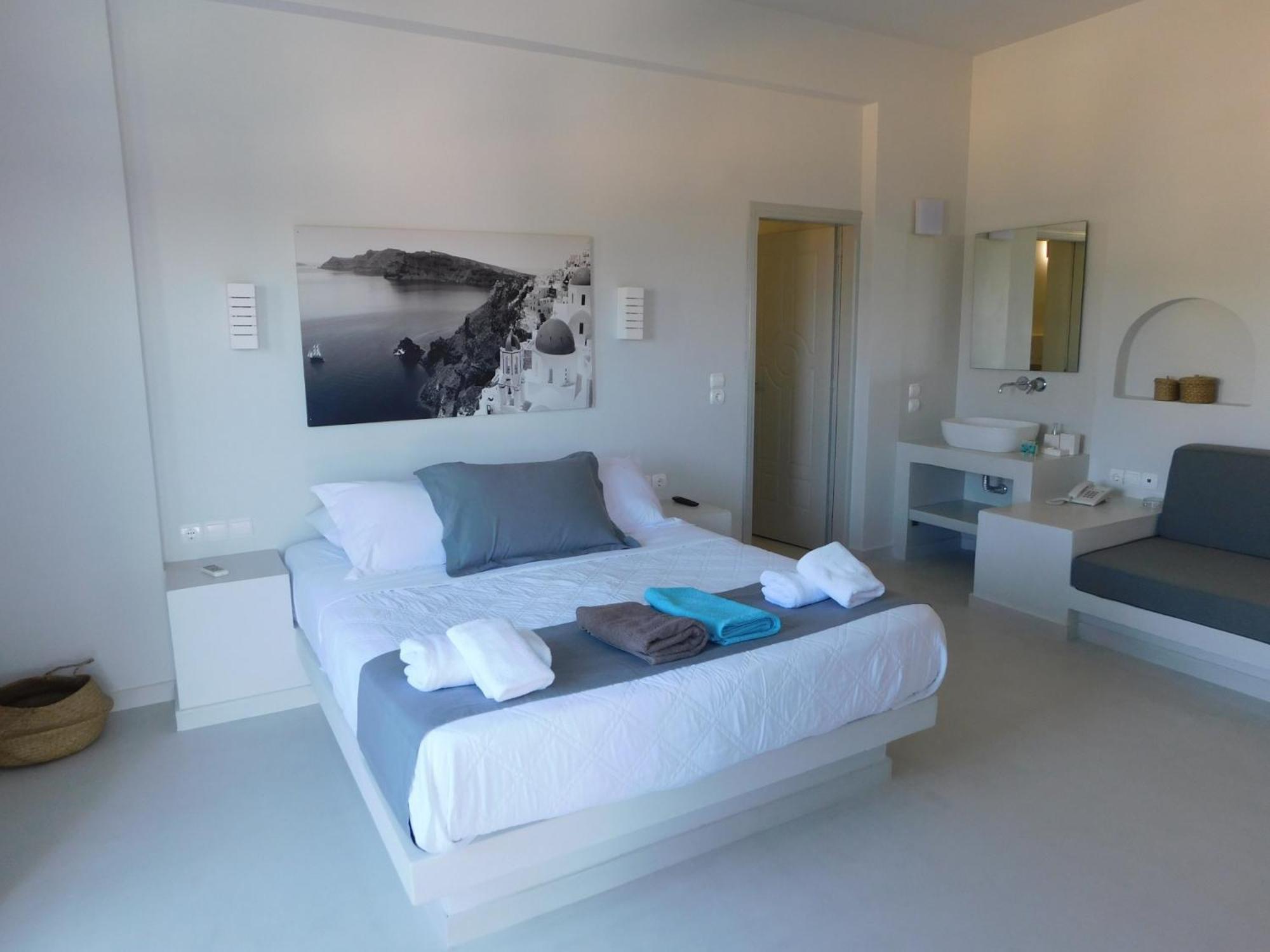 Happy Fish Rooms- Beachfront Perissa (Santorini) Exterior photo