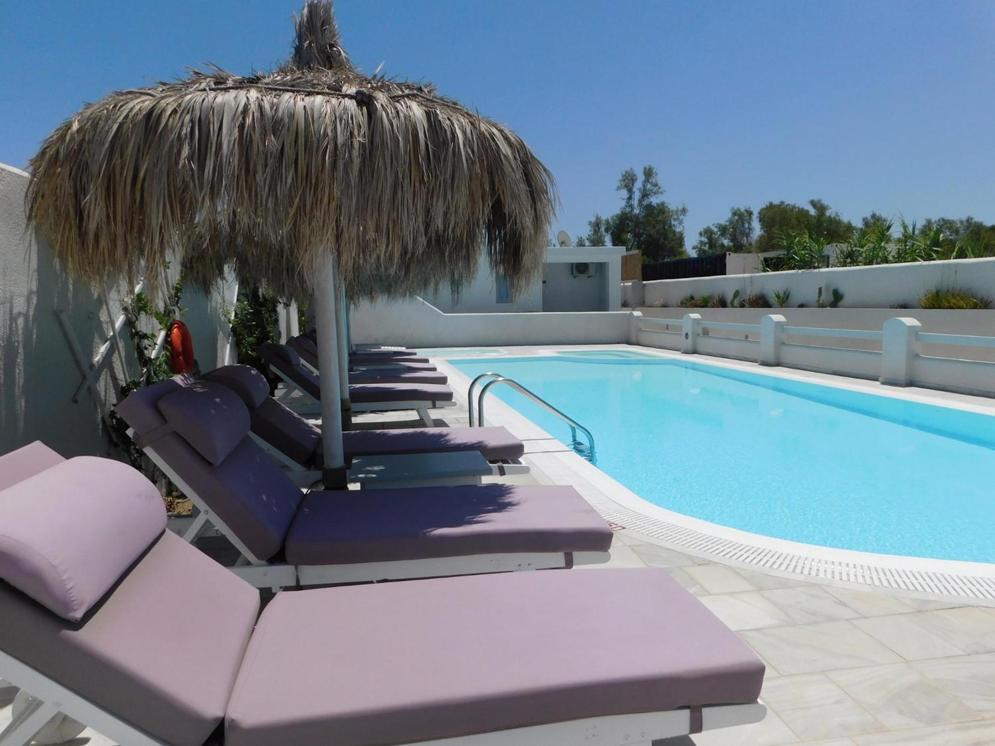 Happy Fish Rooms- Beachfront Perissa (Santorini) Exterior photo